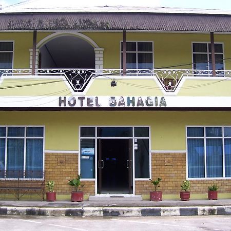 Hotel Bahagia Пангкалан Бун Экстерьер фото